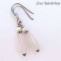 Zierliche Ohrhänger aus Rosenquarz, Perle und Silber