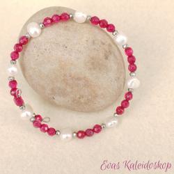 Armband auf Memory-Draht aus pinkfarbenem Achat mit Perle