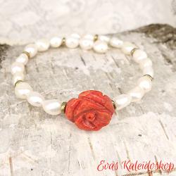 Armband mit Schaumkoralle Rose und weißen Perlen