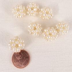 Schmuck DIY:  Weißer Perlenball aus kleinen Perlchen