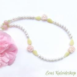 Romantische Kette aus Andenopal Rosen, Serpentin, Peridot und Perle