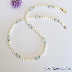 Klassische Perlenkette mit facettierten Aquamarinen und Goldakzenten 
