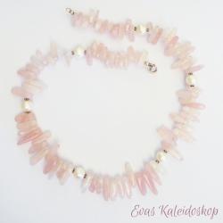 Längere Rosenquarzkette in guter Farbe mit Perlen
