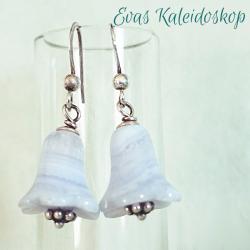 Romantische Ohrhänger aus zartblauen Chalcedon-Glöckchen