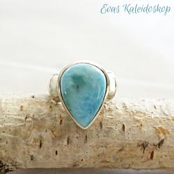 Silberner Larimar Ring mit großem Tropfen