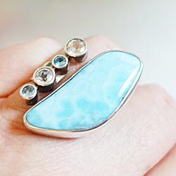 Großer Larimar Ring  mit Topasen, sehr präsenter Design Ring