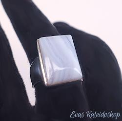 Himmelblauer, gebänderter Chalcedon Ring