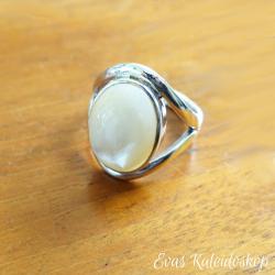 Silber Ring mit großem, weißen Perlmutt