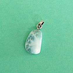 Larimar Anhänger mit schöner Zeichnung und Silberöse