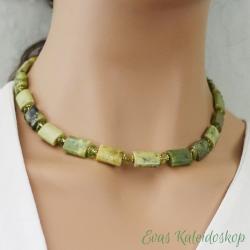 Serpentinkette in sanften Grüntönen mit Peridot